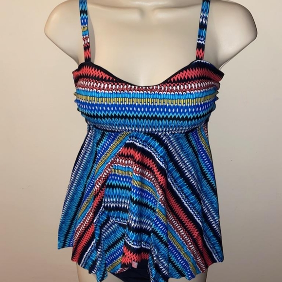 2 Piece Tikini Swimwear - Picture 4 of 4